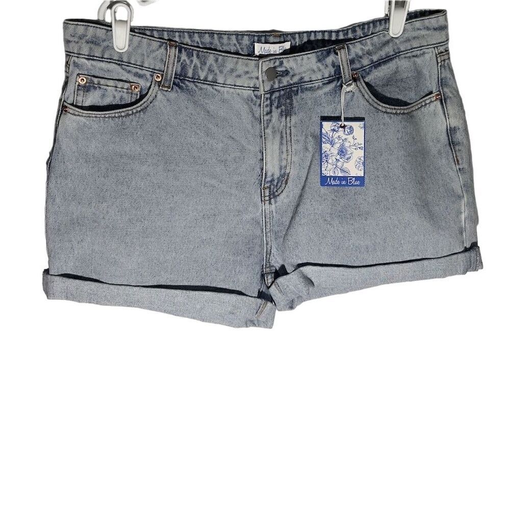 Made in Blue Women's Size 13 Acid Wash Denim Mom Shorts Rolled Hem Zip Closure